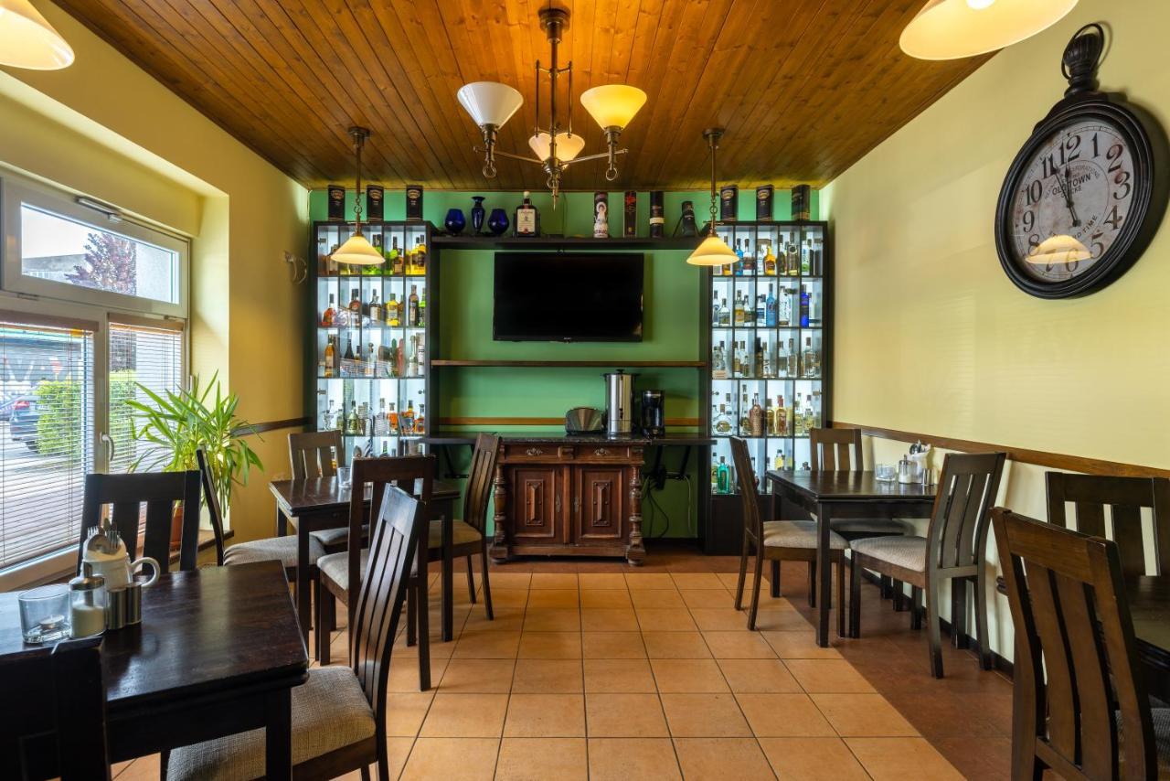 Penzion Rodos - Cafe Prague Exterior photo